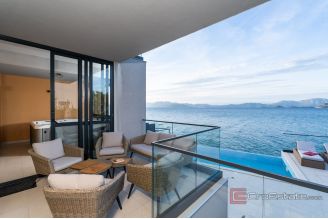 020  5259 30 Dubrovnik house in first row to the sea for sale