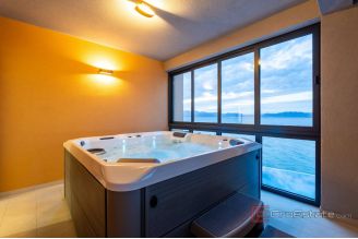 020  5259 30 Dubrovnik house in first row to the sea for sale