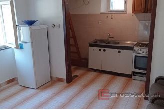 009 5261 30 Brac house for renovation for sale