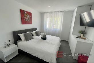 013 2030 55 Vodice Villa with sea view for sale