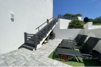013 2030 55 Vodice Villa with sea view for sale
