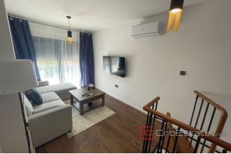 012 2030 56 Vodice Renovated apartment in a great location for sale