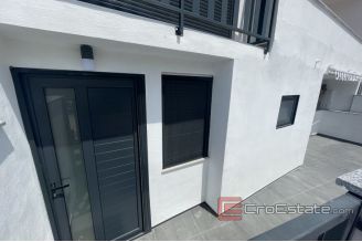 012 2030 56 Vodice Renovated apartment in a great location for sale