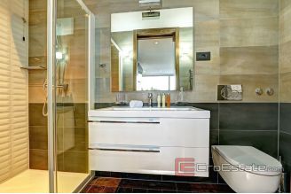 009 5262 30 Split centar apartment with four units for sale