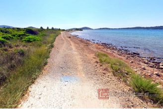 003 5263 30 Vodice land first row to the sea for sale