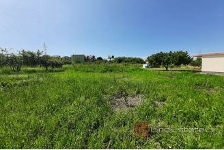 003 2016 554 Split Building plot in an industrial zone