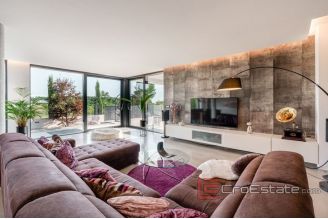 020 5264 30 Istra villa with pool for sale