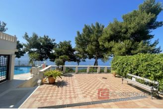 017 2035 91 Ciovo Villa first row to the sea for sale