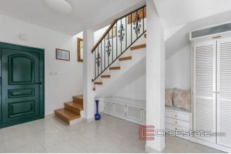 017 2035 91 Ciovo Villa first row to the sea for sale