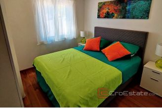 010 2022 366 near trogir renovated seafront house for sale