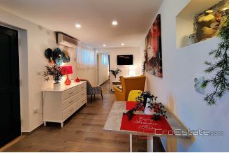 010 2022 366 near trogir renovated seafront house for sale