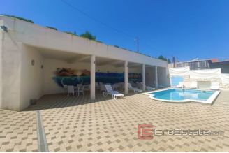 007 2040 46 Ciovo Apartmant house for sale