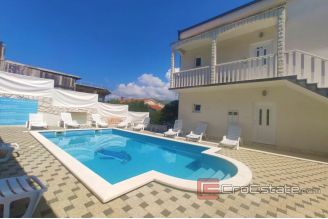 007 2040 46 Ciovo Apartmant house for sale