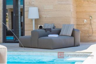 020 2021 343 Zadar villa first row to the sea for sale