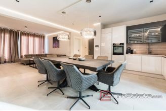 020 2021 343 Zadar villa first row to the sea for sale