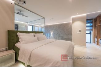 020 2021 343 Zadar villa first row to the sea for sale