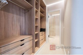 020 2021 343 Zadar villa first row to the sea for sale