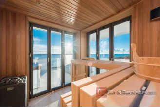 020 2021 343 Zadar villa first row to the sea for sale