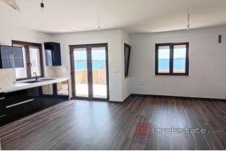 017 2021 345 Pag Apartment first row to the sea for sale