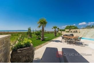 019 2021 346 zadar exclusive villa first row to the sea for sale