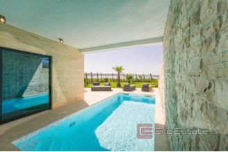 019 2021 346 zadar exclusive villa first row to the sea for sale