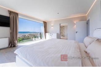 019 2021 346 zadar exclusive villa first row to the sea for sale