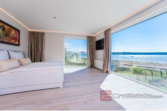 019 2021 346 zadar exclusive villa first row to the sea for sale