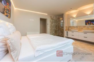 019 2021 346 zadar exclusive villa first row to the sea for sale