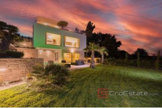 019 2021 346 zadar exclusive villa first row to the sea for sale