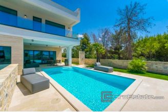 017 2021 347 zadar luxury villa with sea view for sale