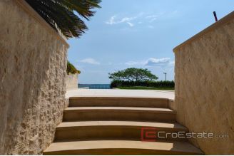 018 2021 349 island pag penthouse first row to the sea for sale