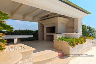 018 2021 349 island pag penthouse first row to the sea for sale