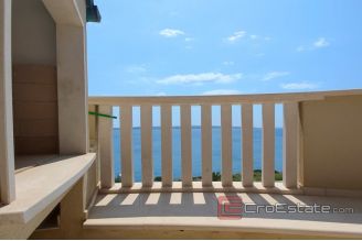 018 2021 349 island pag penthouse first row to the sea for sale