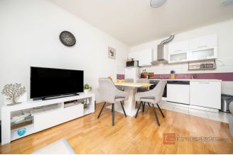 012 2016 556 Omis Renovated house for sale