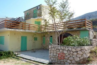 014 5266 30 Pag apartment house with sea view for sale