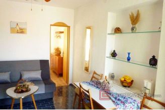 014 5266 30 Pag apartment house with sea view for sale