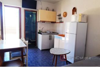 014 5266 30 Pag apartment house with sea view for sale