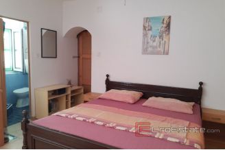 014 5266 30 Pag apartment house with sea view for sale