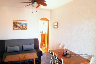 014 5266 30 Pag apartment house with sea view for sale