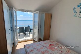 012 2018 226 Omis house first row to the sea for sale