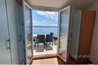012 2018 226 Omis house first row to the sea for sale