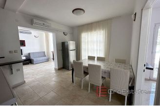 017 5268 30 Primosten house near the sea for sale