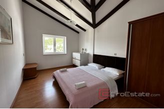 017 5268 30 Primosten house near the sea for sale