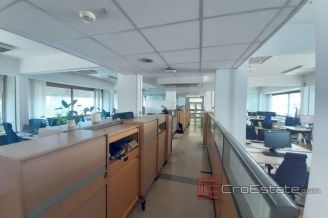 006 2016 558 Split Bussines space for sale