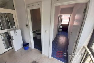 006 2016 558 Split Bussines space for sale