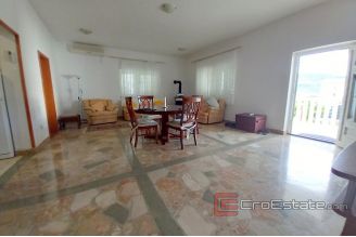 015 2031 83 trogir house with large garden for sale