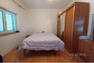 015 2031 83 trogir house with large garden for sale