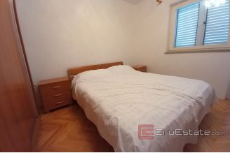 015 2031 83 trogir house with large garden for sale