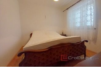 015 2031 83 trogir house with large garden for sale