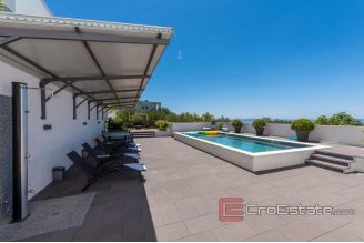 013 2038 59 Makarska villa with pool for sale
